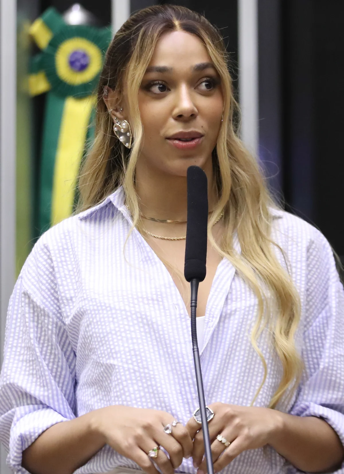 Erika Hilton discursa na tribuna da Câmara dos Deputados