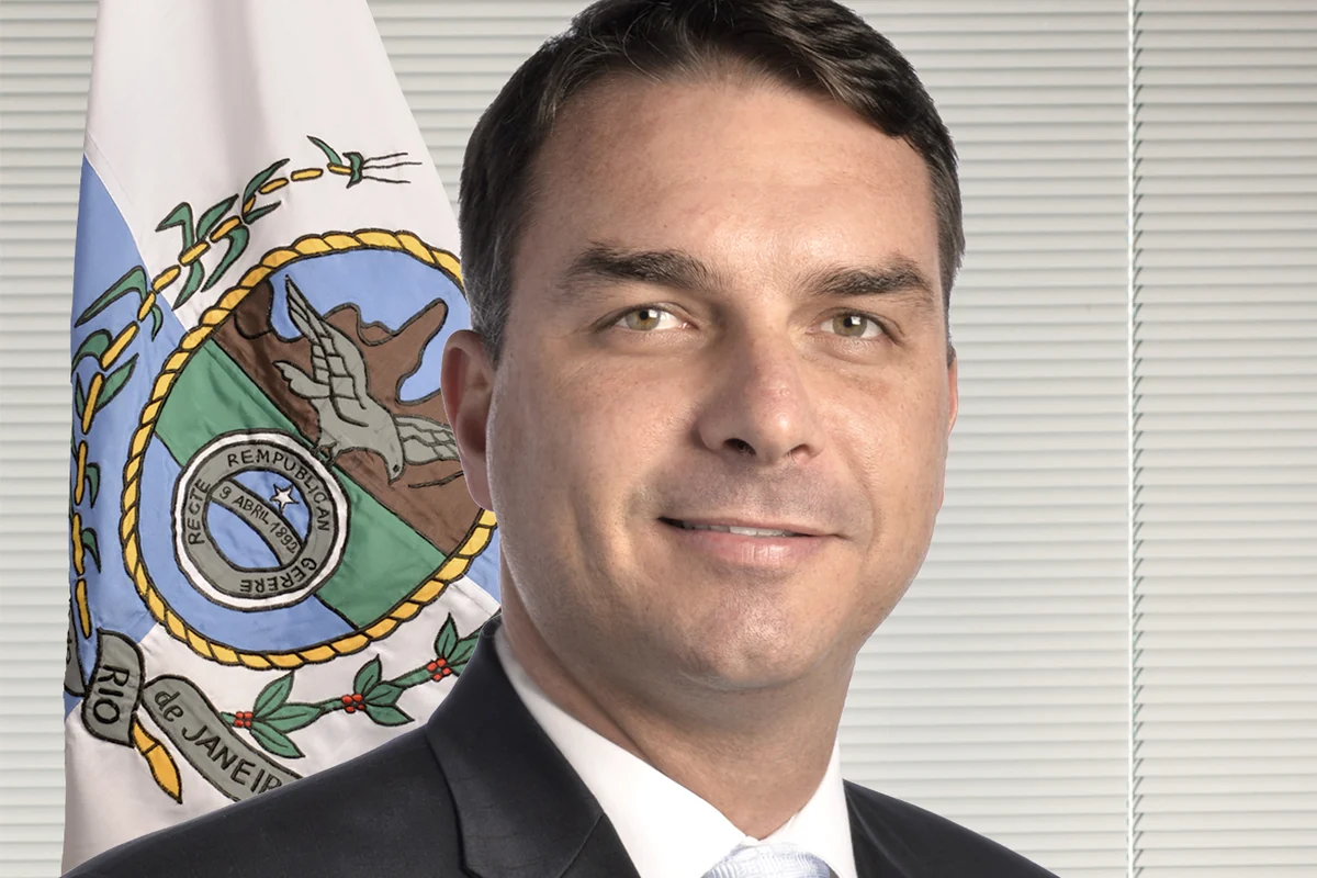 O senador Fl&aacute;vio Bolsonaro em retrato oficial do Senado